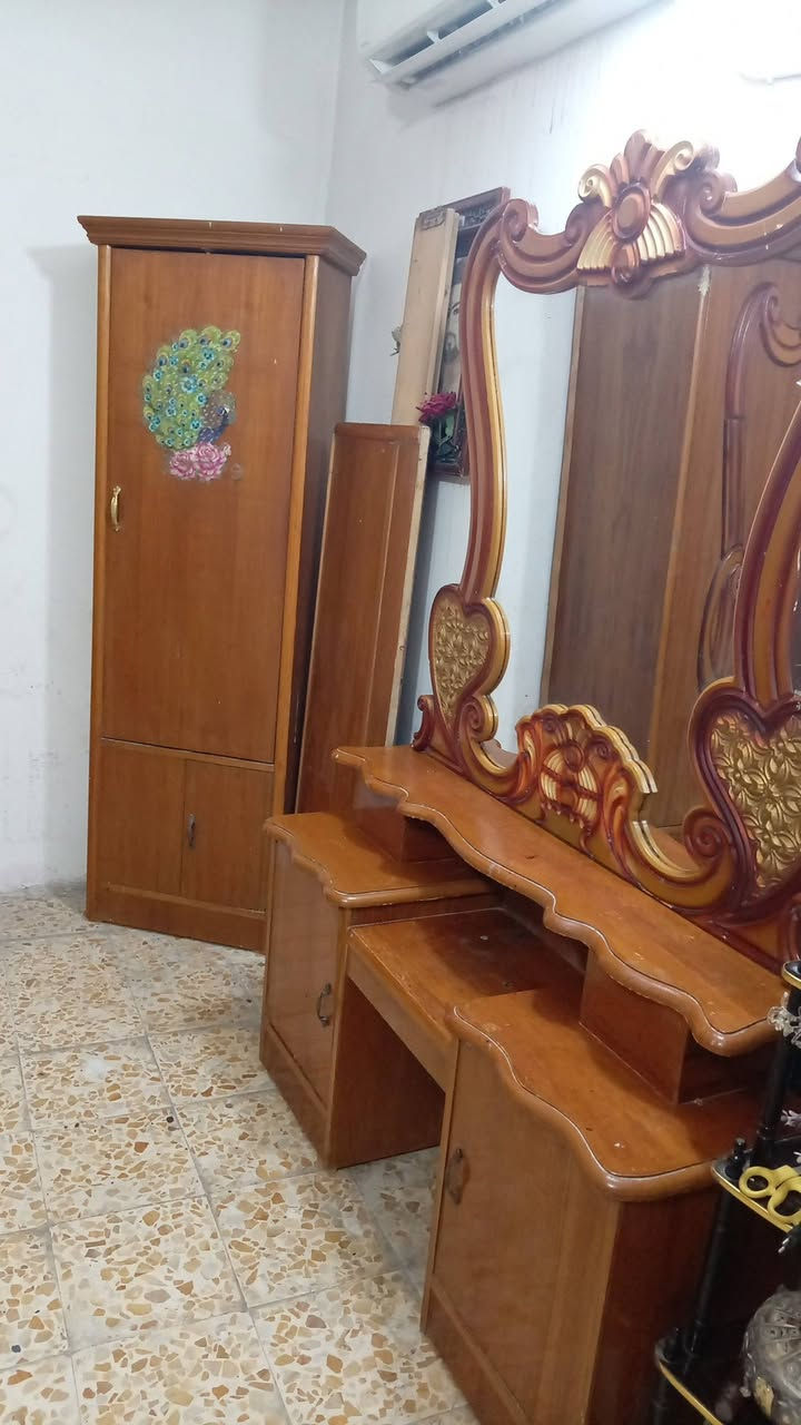 غرفه نضيفه للبيع السعر 300 وبيهه مجال 
العنوان الامين الثانيه يم مطعم الرياضي  للاستفسار ***********
