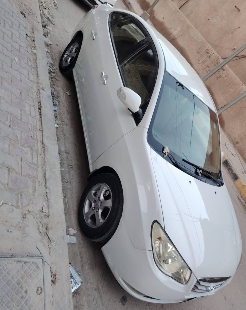 س/ع الانتره ٢٠١١ خليجي محرك ١٦٠٠ دكشن عالي رقم بغداد سنويه ل٢٧ مكفوله من ضربه وتبديل وفتح بيه قطعه واحد صبغ سياره جاهزه مكينه كير خير من الله تبريده ثلج *********** مكان نجف مشخاب
