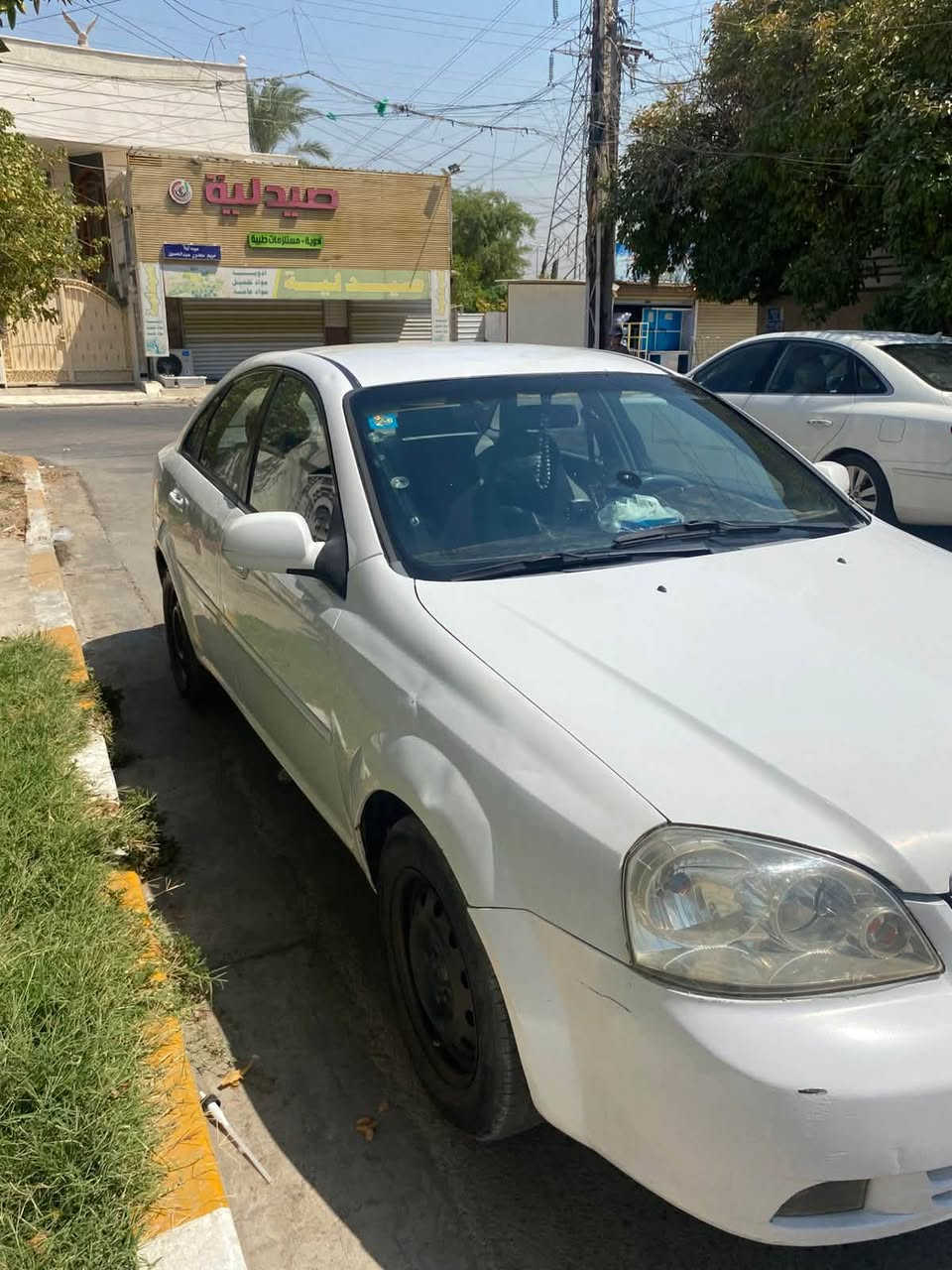 موديل ٢٠١٠
باب الخلف السايق مصبوغ وجاملغات الامامي نصهن بيهن صبغ وشبر من البنيد 
كير محرك مكفولات تدفئة وتبريد شاشة كامرة رولات قايش تايمن كلة جديد سنتر لوك دسكات جدد كهربائيات كلها شغاله سنوية2031 حداديه  امامي خلف هم جديد وذا رقمي اتصل ‭***********
