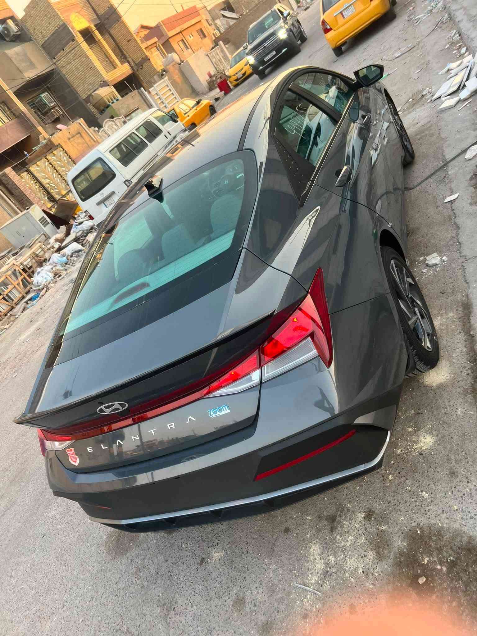 # السعر ١٣٧. تلفون ***********
سلام عليكم النترا مديل 25 SEL دخول جديد منفيس ابسمي مواصفات بصمه تشغيل عن بعد ترحيب أبواب مكينه 2000 دوش تبريد شاشه شحن وايرلس ثلاث وضعيات قياده ويل حجم 17 داخل عسلي فول رادارات وبقيه الموصفات المتعارفه لسياره جديده حيل جديده بوضع الشركه ماشيه 4mi فقط يعني زيرو ترايها مال شركة حادثها سطحي فقط البنيد تبديل اصلي نفس اللون بدون دواخل بدون كلشي ايرباك فقط ستيرن والسياره جديده بمعنى الكلمه وصور الحادث مرفقه بل منشور

نص مكتوب في الصور:
- BIDCARS