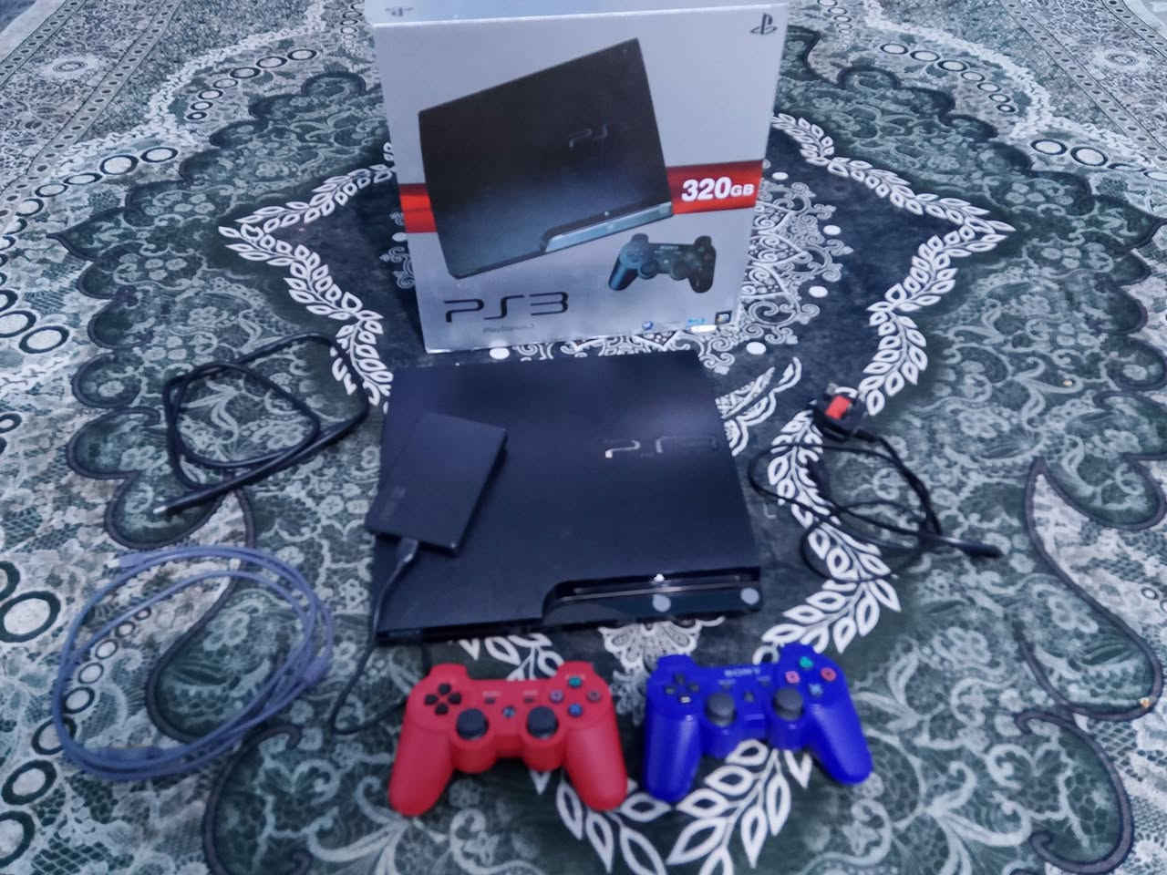 السلام عليكم 
بلاي ستيشن 3 سليم مهكر   PS3 
الجهاز كامل الملحقات يحتوي : 
🔴 جوستيكات عدد 2
🔴 هارد خارجي يحتوي اكثر من 50 لعبة كلهن قويات 
🔴 واير تشغيل  +  واير HDMI  +  واير شحن الجوستيك عدد 2 
🔴 كارتون الجهاز 
🔴 السعر  130 الف 
🔴 العنوان  :  الانبار  _ الفلوجة 
🔴 ما عندي توصيل
للإتصال او الاستفسار  :  ***********
