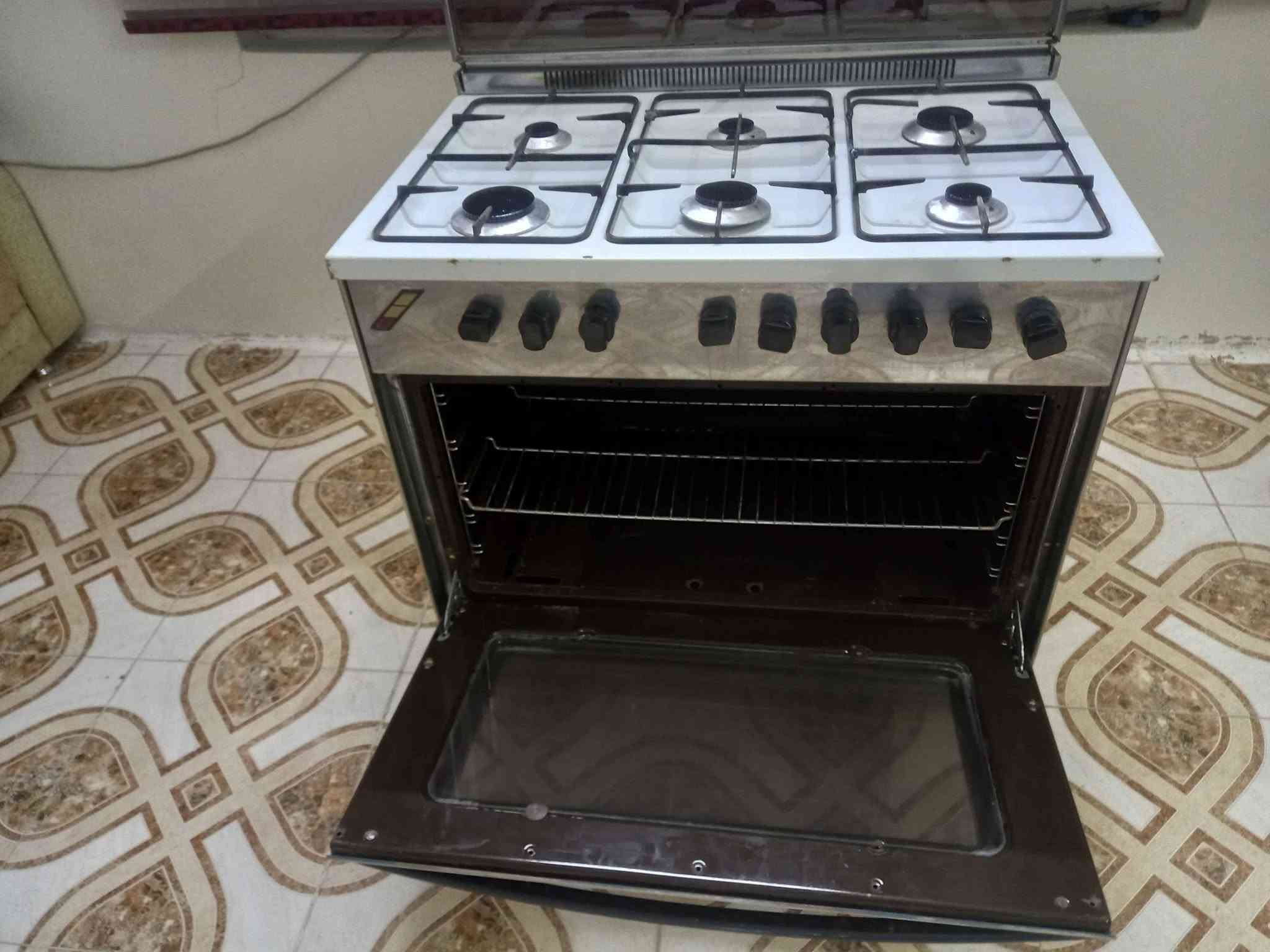 طباخ إيطالي ست عيون للبيع شرط الشغل نظام بوري عشتار الفرن خطين السعر ١٢٥ ألف العنوان موصل حي الصدام بعد السيطرة عالشارع العام طريق بعشيقه *********** *********** يوجد توصيل داخل الموصل أجره عالمشتري موصل, نينوى

