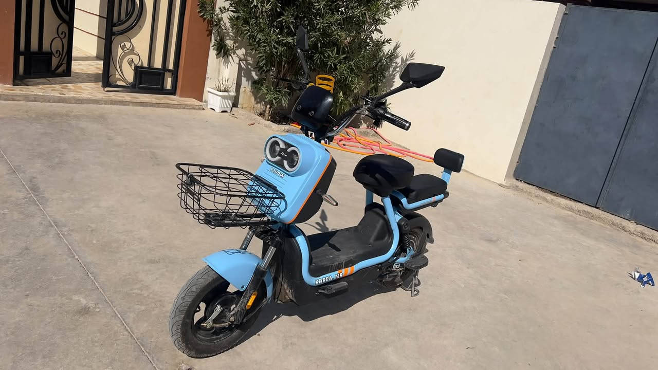 دراجه شحن للبيع ابو عيون حجم ١٤
السعر ٣٥٠ وبي مجال الشراي يخابر عل رقم 

‭***********‬

نص مكتوب في الصور:
- ٢٠٢٦/٠٩/٢٠ ١٤:٢٩
- أدخل النص
- Infinix HOT 40