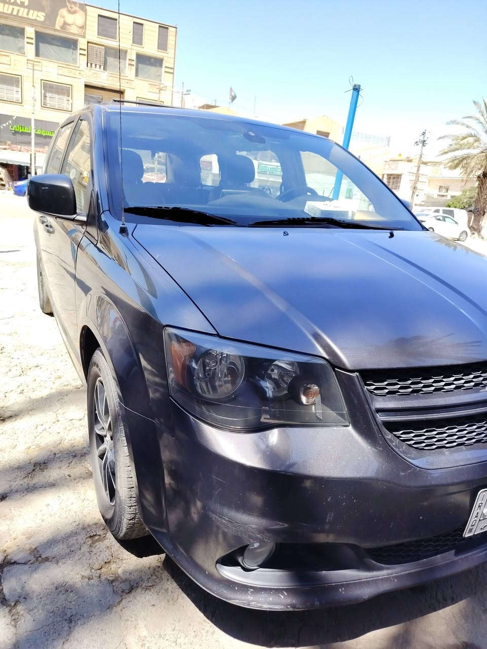 السلام عليكم
دوج كرفان موديل ٢٠١٩ 
باب ٣ كهرباء فول موصفات 
جاهزة من كل نواحي 
تفاصيل السيارة اتصل وتدلل 
 ***********
مكاني بغداد السيديه 
السعر ١٤٣ ورقه وبيها مجال للشراي
