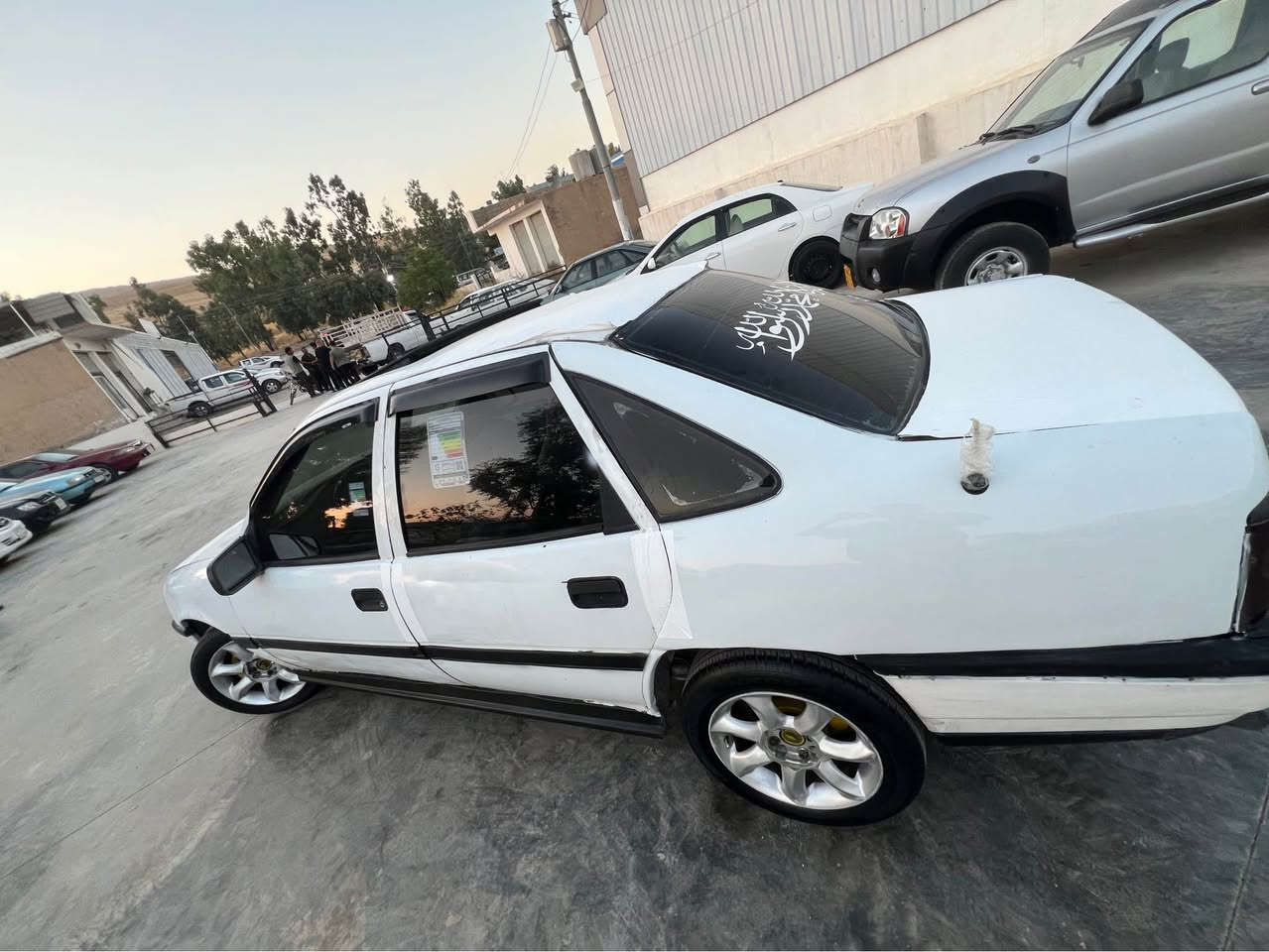 سەرەتا بەناوی الله ئۆپڵ فیکترا 1992 مەکینە20گێرومەکینە بەشەرتی ١٠٠فیتەر ئاڕم پلاستیک سلێمانی ئاڕموو ئەوەلیاتو موسوو بڕاوە  بەشەرت پشتوو پئشی کەپسە  بئ دەعم پاوەروکارەبی گشت گیانی بەشەرت سڵایتە و چوار تایەو ویلی ئین فنیتی لۆکی لەژێرە 
سەیارەکە تووندوو تۆڵە یەک دینار مەسروڤی تێدانیە پشتوو پێشی تازە تووند کراوەتەوەو بئ خایسە سەیارەکە جائیزەو ماڵی دۆستە خوار بازاڕەو پارەی علوجێکە١٨$معامەلەیەکی برايانه شوێن کۆیە لەخزمەت گشت منداڵە فەقیرئکم ژمارە تەلەڤۆن واتس ئاپ ڤای بەر
ژ.م(***********)
ژ.م(***********) أربيل, العراق
