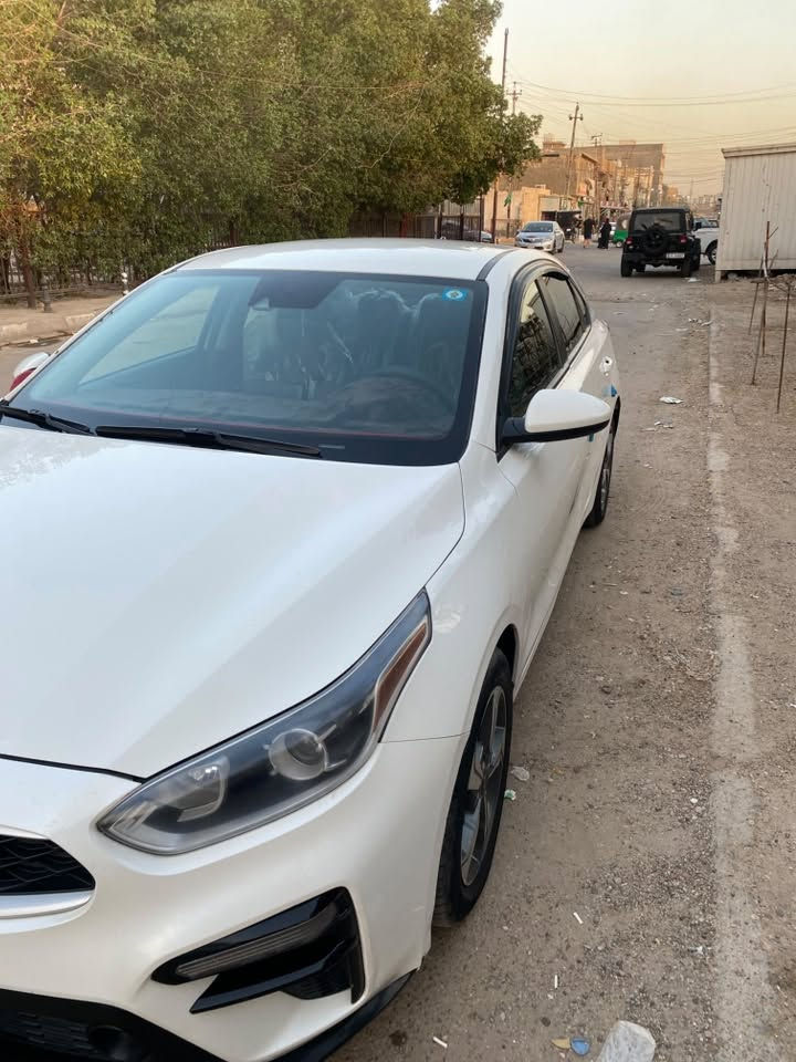 السلام عليكم
للبيع فورتي 2019
ضربتها موضحه بلمنشور 
مواصفات السياره :مكينه 2000دوش ،تحكمات ستيرن جهتين كروز مثبت سرعه ،تحديد مسار ،شاشه كبيره تدعم الكار بلي ،
السياره خير من الله كير ومكينه وتبريد خير من الله 
مكاني بغداد الجديده 
***********فقط واتساب
