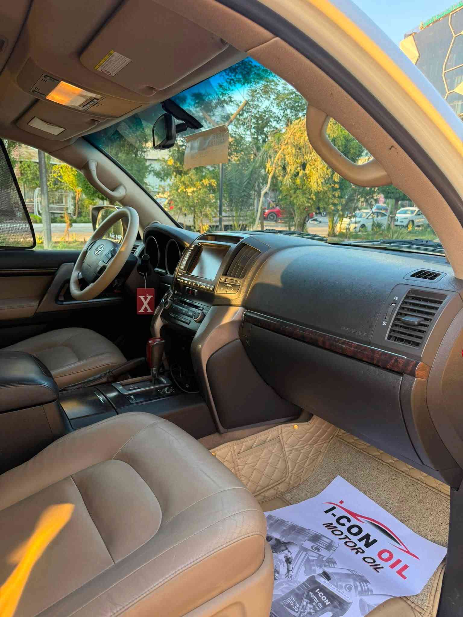 السلام عليكم
للبيع سياره 
 لاندكروزر موديل 2010 VX.R 5700
مكفوله كفاله عامه بدون شخوط ولا جارد 
سياره بحاله الوكاله جديد 
موصفات5 بصمه  فول تجي موصفات لكزاز 
ما يحتاج تنذكر معروفه 
رقم هزه سنويه كله جديده قبل شهر سويته 
السعر 3 دفاتر 300 
مكان سياره بغداد حي الجامعه 
رقم اتصال 📞 ***********
