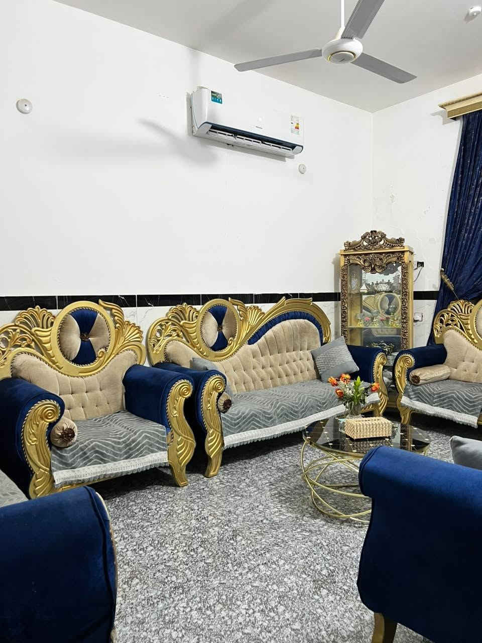 دار للبيع حي النداء مساحه ١٠٠متر شارع ٦٠منطقه ٤٦
الدار طابق ونص الطابق الأرضي يتكون من استقبال +مطبخ+صاله +غرفه نوم +صحيات عدد٢+مكشوفه
الطابق الثاني يتكون من غرفه +صاله +صحيات  الدار بناء جناي 
سعر الدار ١٢٠ مع المجال
للاستفسار الاتصال على الرقم ***********
