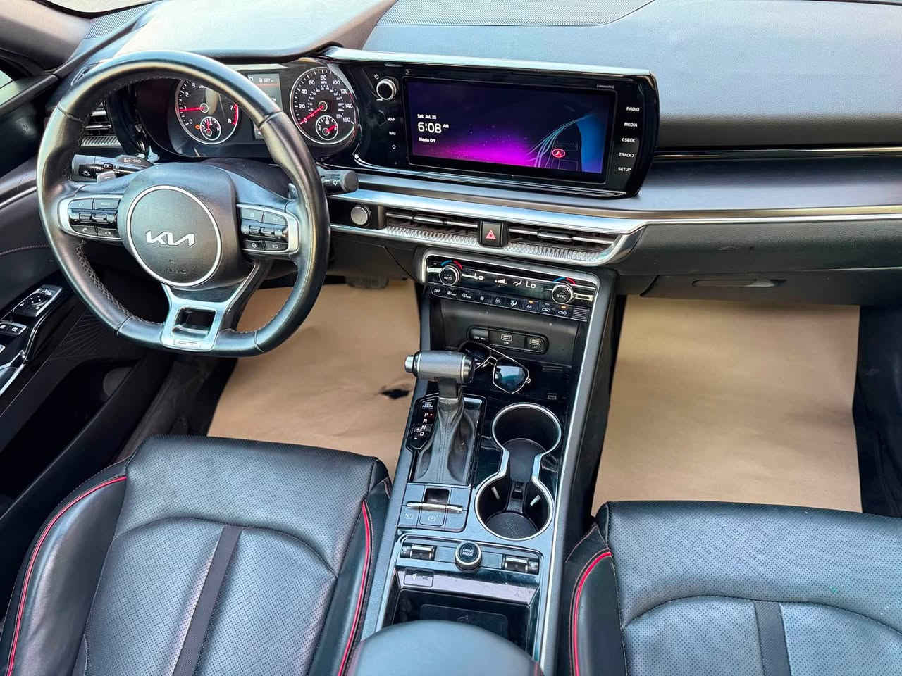 كيــا(K5)(Gtline)موديـ2024ـل 
رقم بصرة باسمي وارد امريكي gt فول كلش للاخير محرك 2500 تيربو رقم الشاصي موجود  بالصور  الضرر بنيد جاملغات أمامي  نفسهن راجعات  الباقي سليم ومكفول السعر 145 مجال بسيط لشراي مكاني البصرة  رقمي ***********
