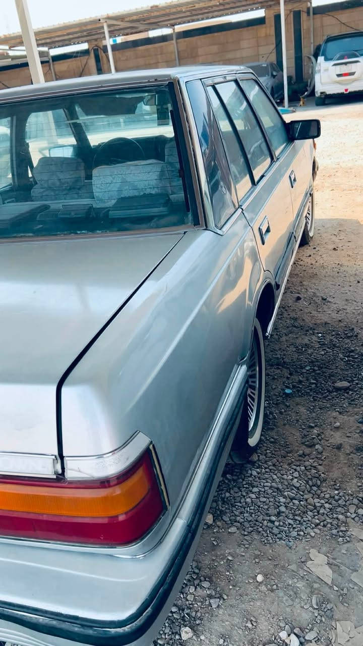 سوبر كراون 84 رقم بغداد انكليزي
جاهزه گير محرك بطه مكفولات وجدد تبريد تخم تاير  
كهربائيات شغاله 
السعر 38 ورقه بيها مجال شي بسيط 
مكان السيارة ديوانية مركز 
***********
***********
