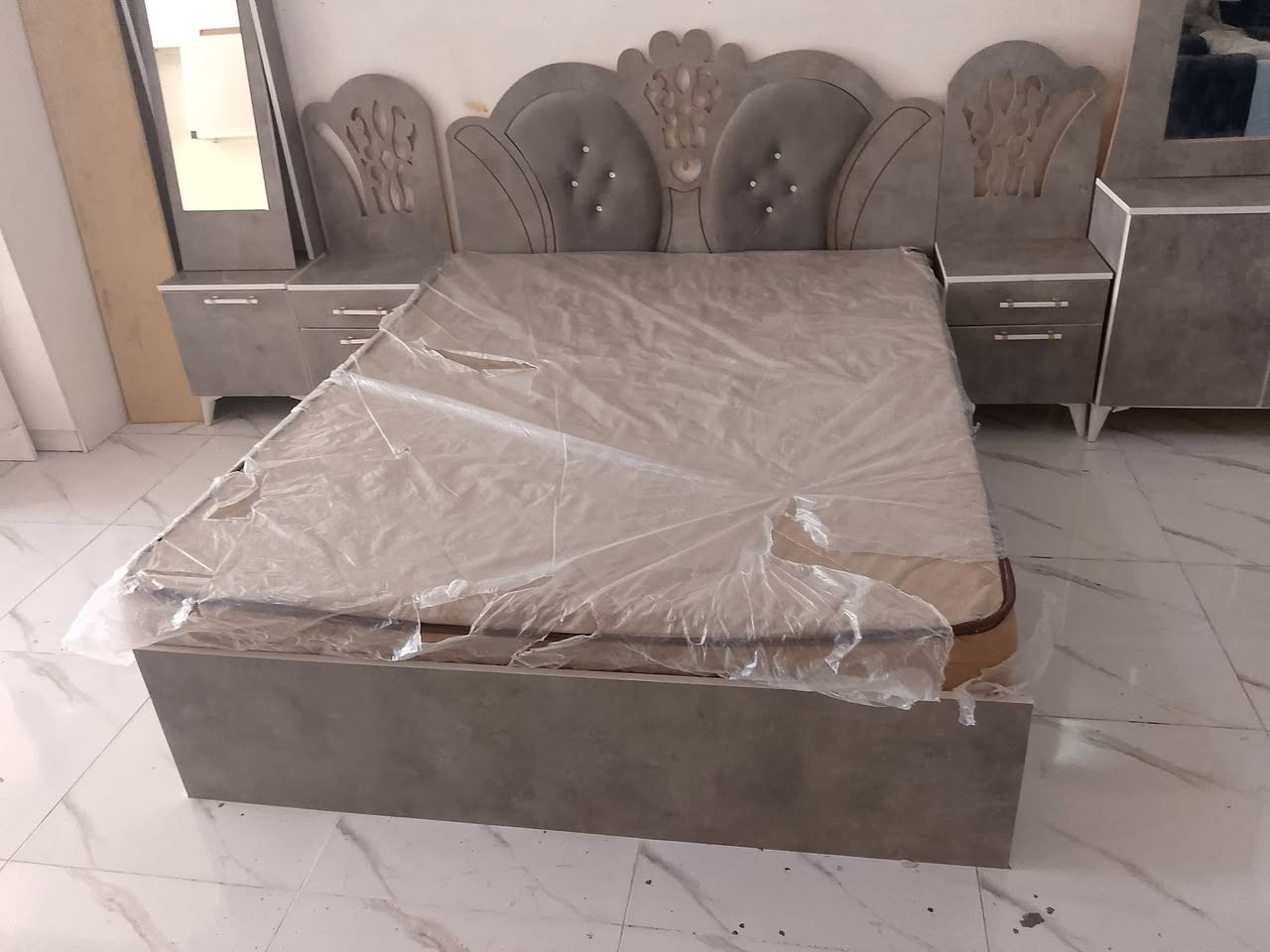 للبيع غرفه نوم 6قطع مستعمل شهر درجه اولى للاستفسار اتصل ‏‪***********‬‏
