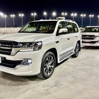 لاندكروز بحريني ٢٠٢٠ ٨ ايرباك حساسات خلفي وامامي شاحن مبايل لاسلكي كشن...