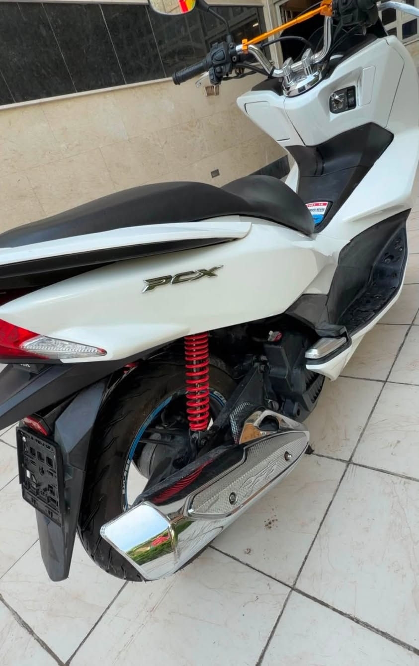 السلام عليكم دراجة PCX جيل ثاني ياباني كفاله عامه مواصفات الدراجة حساس ازدحام تدفئه يدات الكل شغاله حجم المحرك 150 الدراجة نظيفه السعر 13 الموقع بغداد باب المعظم للاتصال ***********
