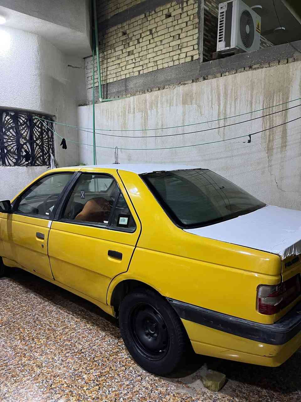 سلام عليكم بيجو 405 موديل 2015 سياره جاهزه من كلشي سعر 25 وبيها مجال العنوان بصرة رقم ***********
