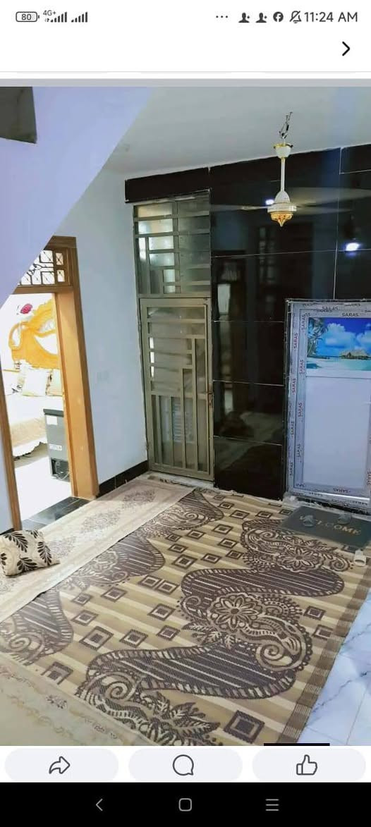 سلام عليكم بيت البيع مساحة ١٠٠ مربع غرفتين نوم وصاله ومطبخ وصحيات وستقبال العنوان شارع صب عمود ٣٢١ قرب السوك 
بيع مستعجل السعر ٣٣ بي مجال 
بناء درجه اولى معلومات اكثر اتصل رقم او مراسله واتساب ***********@
