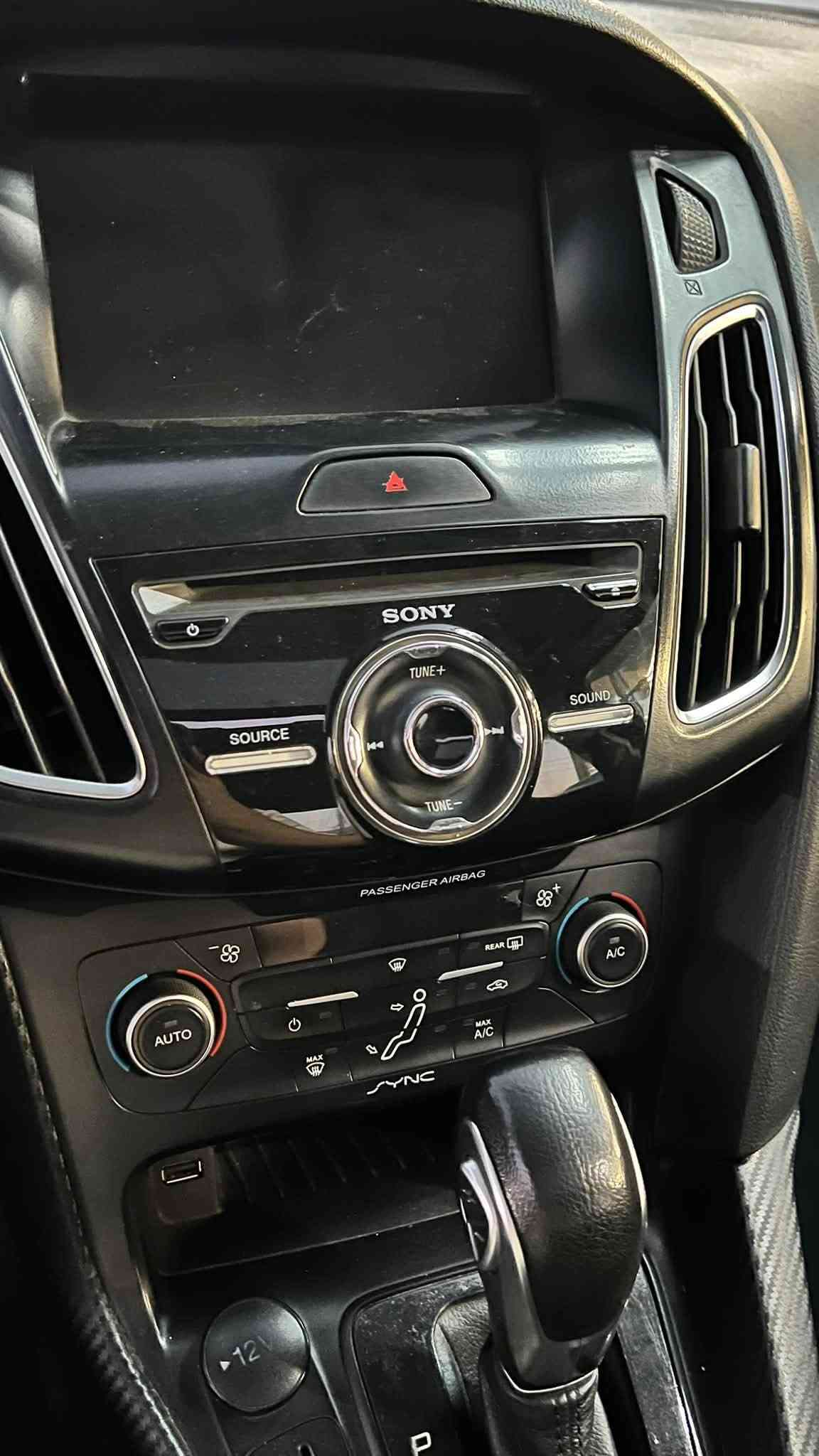 فول فول مواصفات سعر مناسب 🔥
Ford Focus 2018
فورد فوكس ٢٠١٨
مواصفات SEL اعلي فئة مواصفات 
(سماعة Sony - فتحة سقف)

مكينة ٤سلندر حجم ٢.٠ لتر 
ماشية ١١٥ الف ميل و بحالة جداً ممتازة 

سيارة كلها ب شرط بدون صبغ بيها فقط تعديلين لا دواخل و لا ايرباك كلش نظيفة و مرتبة السيارة

مكان السيارة ب دهوك رقم دهوك الدولي شرط التحويل 
سعر فقط فقط ( ٨٨$ ) ورقة و بيها مجال للطيبين

للاستفسار اتصل علي الرقم 
***********

