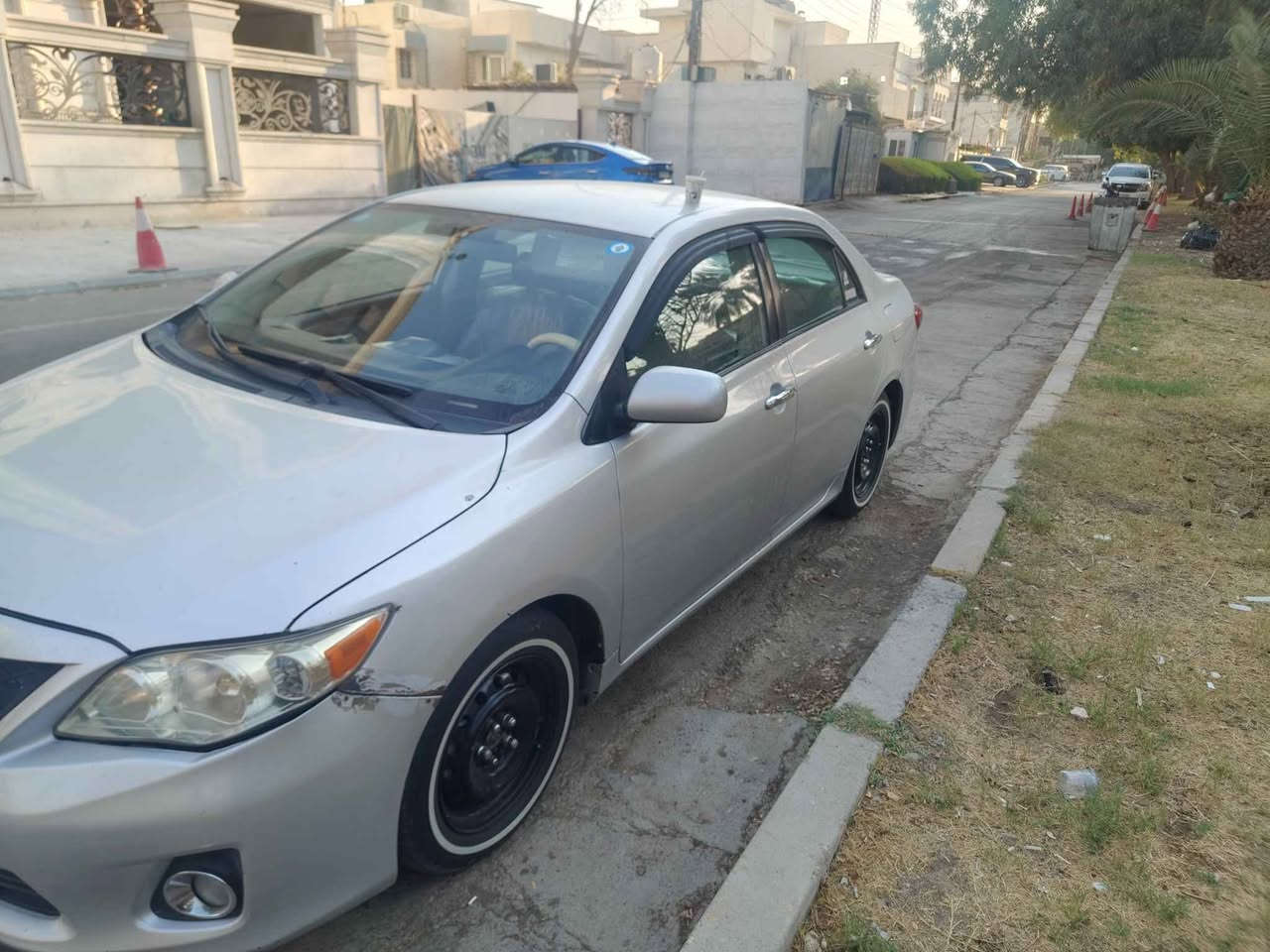 سلام عليكم كورلا سيارة نضيفه بدون حادث سرقه بجم واثر ذالك صبغ عام تبريد جديد صدر جديد تخم تاير خط ابيض رقم انكليزي  سياره بسمي تحويل مباشر 
*********** بغداد, العراق
