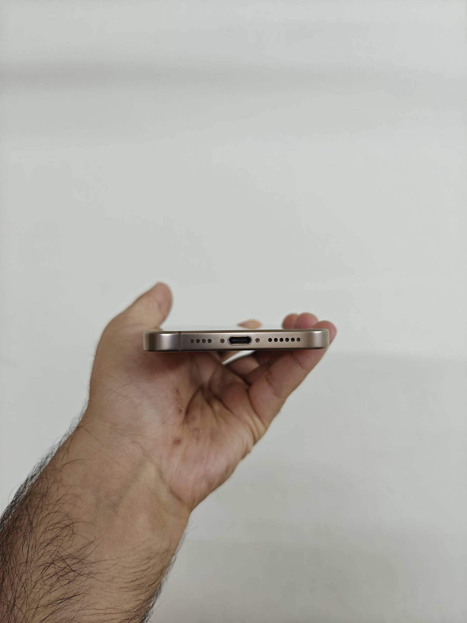 آيفون ١٦ بروماكس • ٢٥٦ • بطارية ٩٤٪
