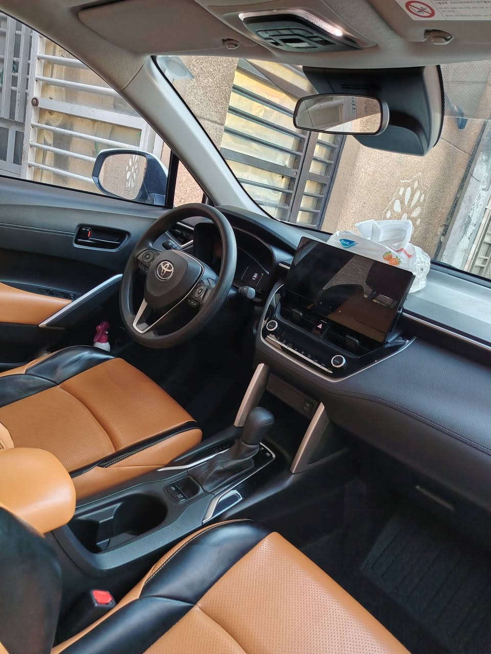 تويوتا فرونت لندر 2024
ماشيه 27 كشن كهرباء 
وجنطه كهرباء  وباقي المواصفات معروفه 
مكفوله بدون ضرر 
مكان بغداد
الرقم ***********
