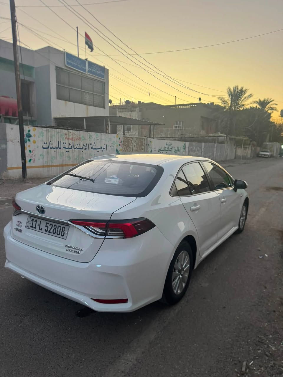 كورلاهايبرد للبيع موديل 2024 بيها بارد بلجاملغ الامامي ماشية24 الف فول عدة الفتحة مغلفة دعامياتها  السعر 145 العنوان بغداد الحبيبية ***********
