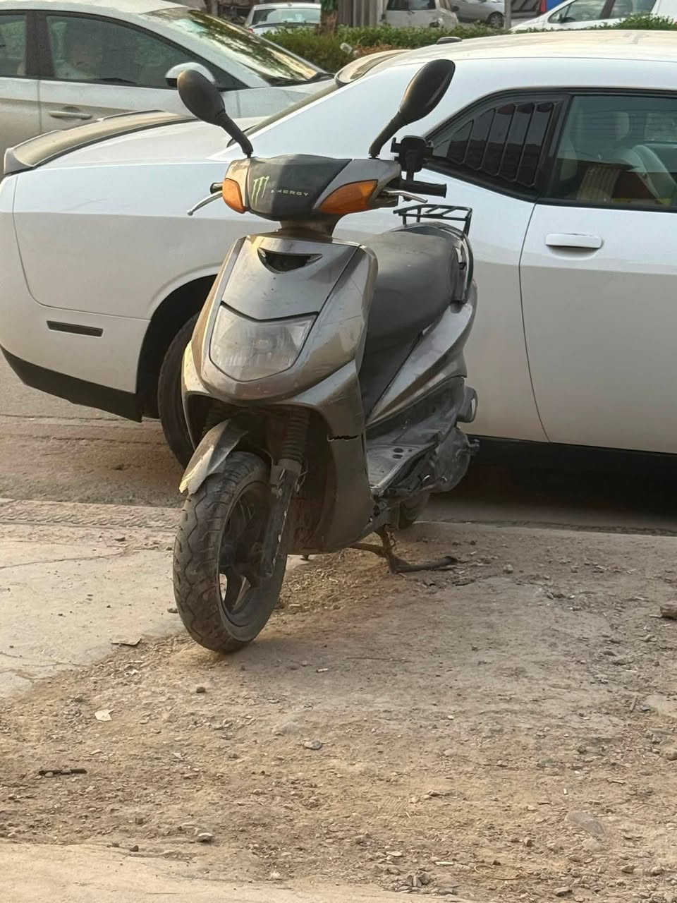 دراجتين سكنس وحده ياباني 110 استاند كهرباء وثانيه  كوري 140 بدون كفر البجم والباقي كله شغاله وشلعه ومعدل خير من الله مكاني البنوك ***********
