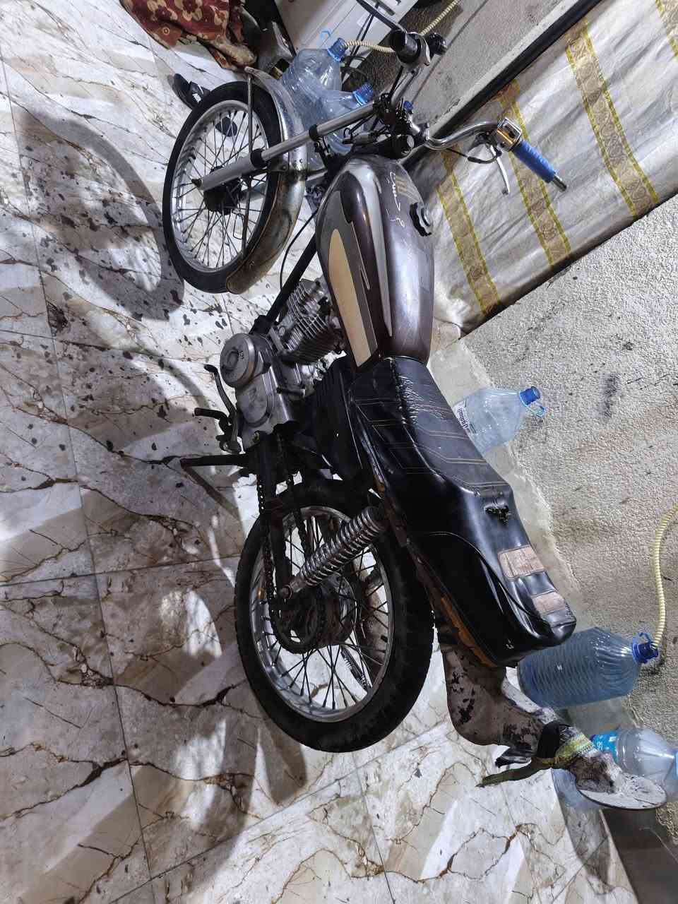 السلام عليكم دراجه ايراني للبيع سعر 170 وبيها مجال دراجه كلك الشراي راسلني خاص بكاني البصره***********
