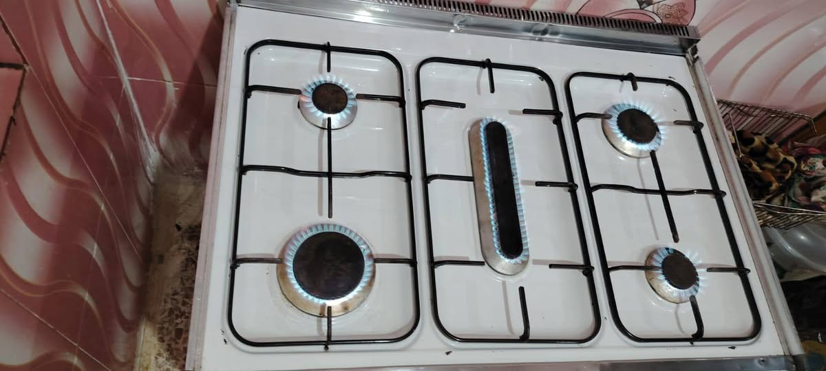 طباخ عشتار نظيف حيل لا خياس لا زنجار نارو زرگة وكلو شغال فرن فوك وجوا شغال السعر 130 وبي مجال للتواصل ***********
