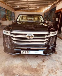 لاندكروزر VX • موديل ٢٠٢٥ • ماشي ٤٠٠٠ كم