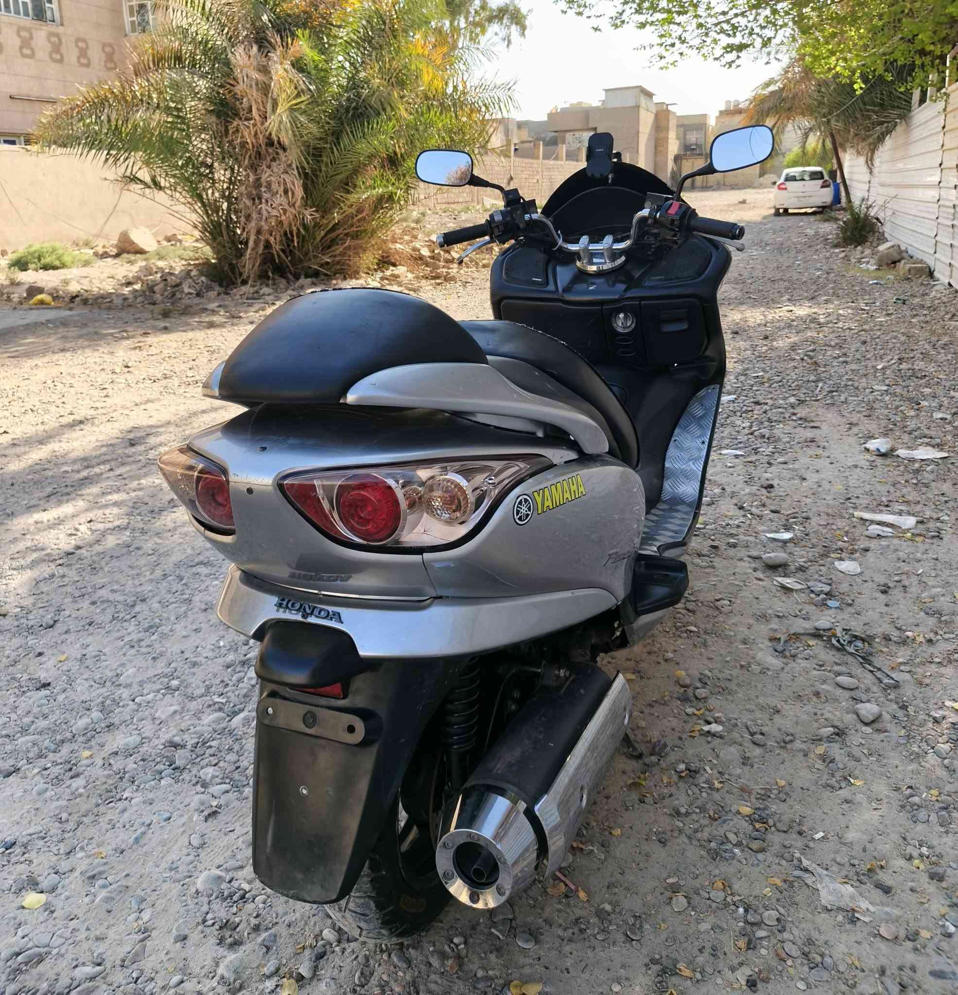 فورزه 9.0 كرستال دراجة نضيفه مابيهه كل نقص عمية كهربائيات كلهه شغالة لايت زنون دبل اشارة مكينته خرسه اوراق موجوده  السعر 950 بيهه مجال بسيط للشراي مكان بغداد الشعلة شارع 60 رقم ***********
