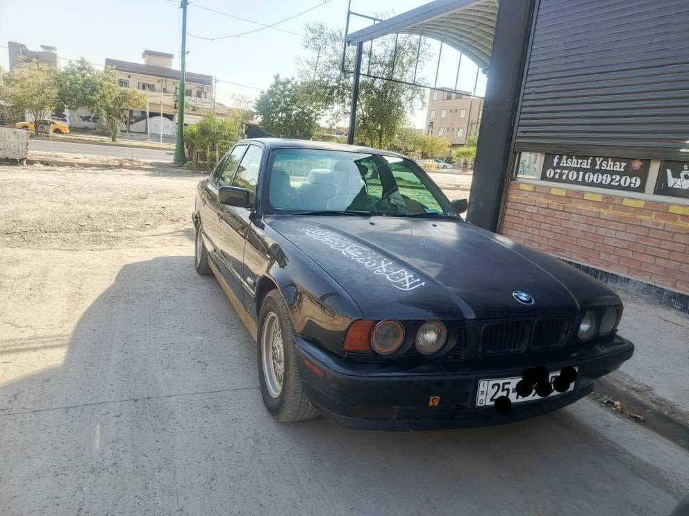للبيع فقط بي ام موديل 90 محرك 525 بلاد كير عادي محرك عدل أربع جامات كهربائي تبريد بجم عريض وارد ألماني رقم ألماني كركوك مشروع وطني بطاقه بنزين موجود استفسار عله الرقم *********** كركوك, العراق

نص مكتوب في الصور:
- 15:01 2026/8/5
- REDMI 13