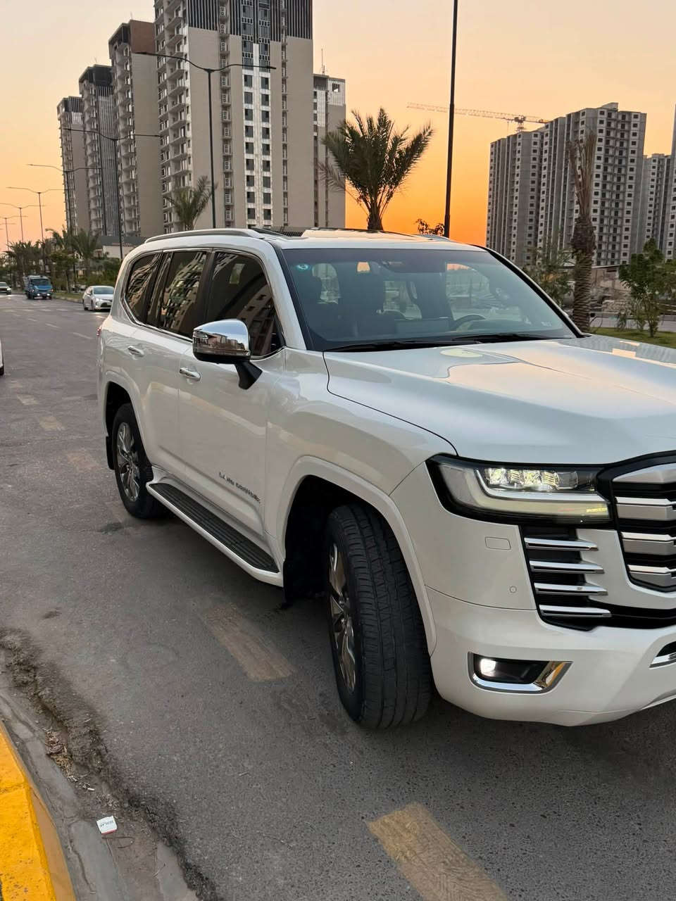 السلام عليكم عندي لاندكروزر موديل 2023 كفاله عامة ماشيه 70 مغلفه بي بي اًف مواصفات vxr فول مواصفات لمدة والاستفسار على هذا الرقم ***********

