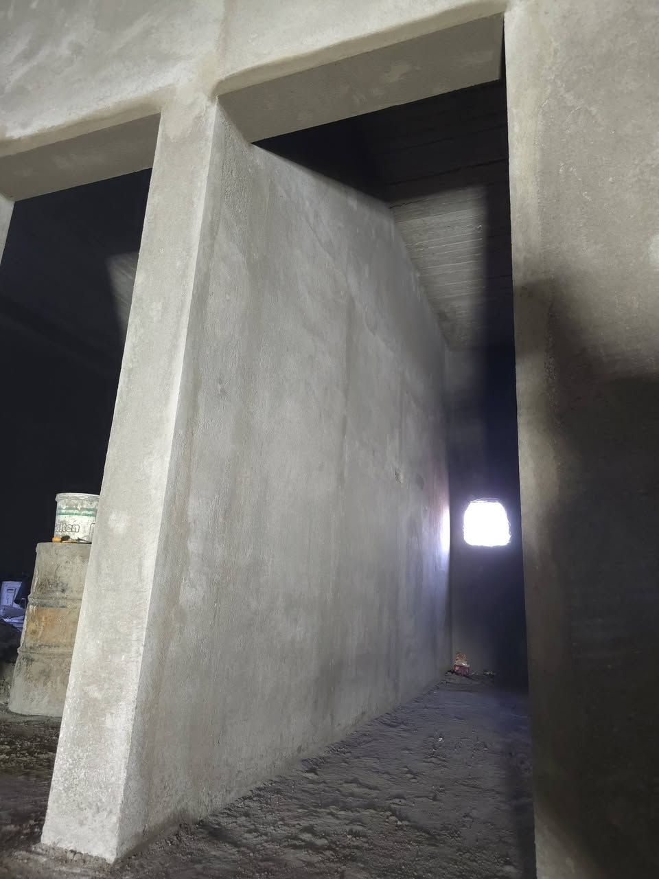 كادر حسين العامري لبخ اسود وابيض وخارجي وجهات عمل تسليم هندسي بل متر وقطعي ***********
