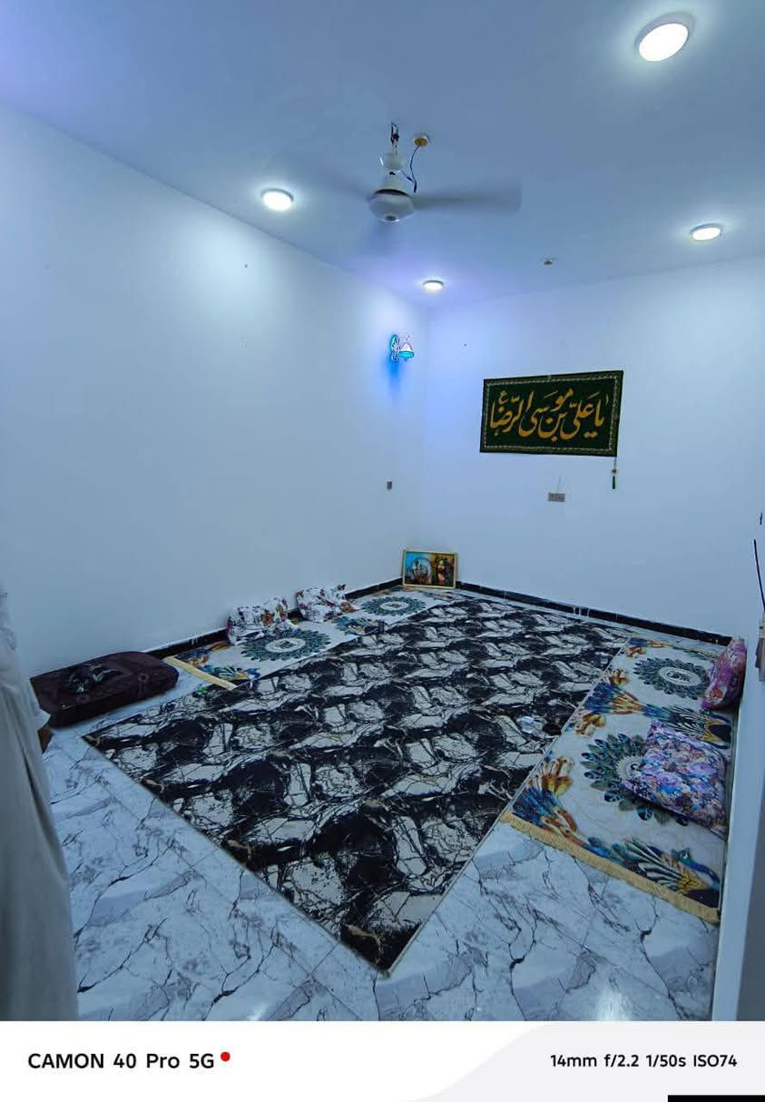 بيت مساحته 120 متر زراعي طابقين الطابق الاول يحتوي ع غرفه وصاله واستقبال ومطبخ وصحيات الطابق الثاني بي 4 غرف وصاله وصحيات بناء طابوك صب كونكيرت العنوان السديناويه قرب التفاح الاخضر للاستفسار الاتصال ع الرقم ***********
