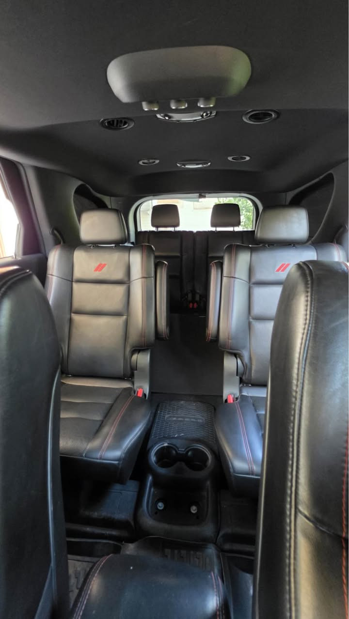 السلام عليكم 
 دوج دورانكو   GT PLUS 2023
وارد امريكي   3600  v6
ماشيه 37 mi
فول مواصفاتت
فتحه بصمه. شاشه كبيره  جنطه كهرباء
رادار امامي حساس امامي خلفي 
كشن منفصل vibكشنات جلدد 
٣قطع تبريد. كشن امامي تدفئه وتبريد. تدفئه ستيرين
كشن السائق خزن ميموري
تشغيل عن بعد.  ٣انضمه قياده شفتات ستيرين رياضيي
وبعد اهواييي مواصفاتت  السياره جديده كلشش مناقصه كل شيي. 
الحادث جاملغ امامي فقططط بدون دواخللل صور الحادث مرفقه معه المنشور 
رقم السياره كربلاء دولي. 
مكان السياره كربلاء 
السعر 325 ورقه وبيه مجال
*********** كربلاء, العراق
