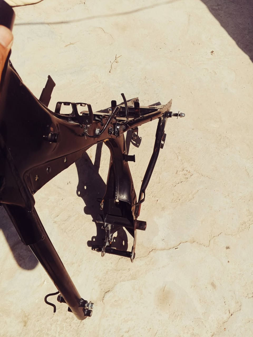 شاصي كلك كلك كلك .سعر ميه قفل قفل ،كلشي مابي لا لحيم ولا عواج بصبغ لبلاد شخط مابي .غراف
***********
