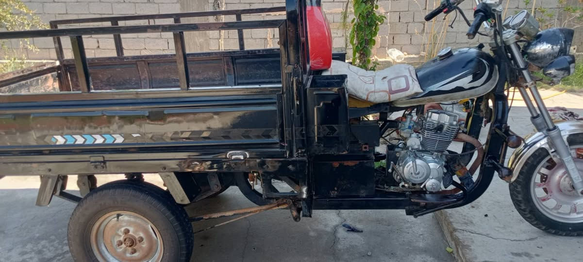 سلام عليكم اخوان ستوته كلك نضيفه كله جديد تايرات جدد ضفيره جديده بدي مشتغله عله أيدي جديد كرهباءيات شغاله بس عوزهه بك لايتات  بابل قضاء الكفل *********** السعر 700 وبيهه مجال الطيبين والله ستوته مال شغل ماعايزه شي محرك نضيف النضافه نفس الصوره وازيد
