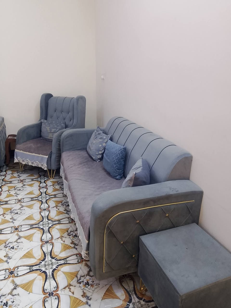 تخم للبيع نضيف كلش عشر مقاعد رايدته ب250 وبي مجال  ***********
