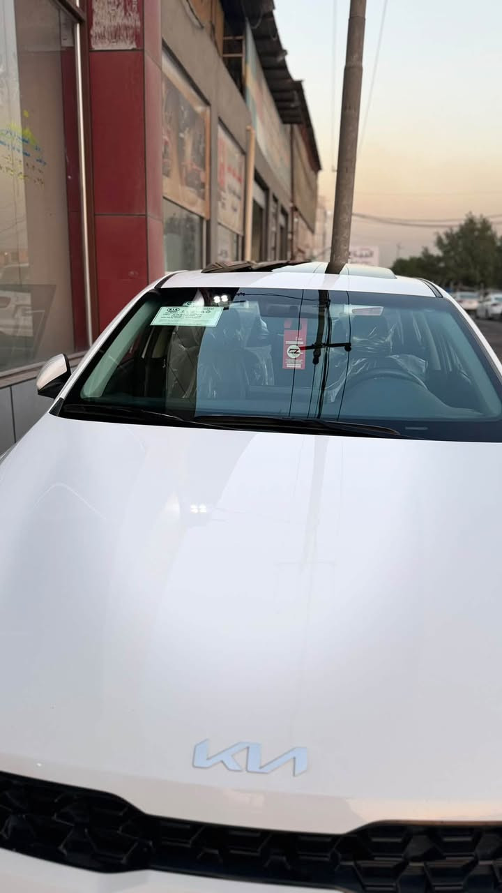 سلام عليكم
كي 3  

محرك 1500 دبل نوزل

كفاله من تبديل والصبغ 

موديل2024 

ماشية ٦٠

فتحه 

بصمه 

داخل اسود ورصاصي

اشارة لكزز

وباقي الموصفات معروفه 

رقم اربيل الجديد

سعر١٣٦ ومجال بسيط

مكان السيارة البياع

 متواجد اتصال ***********
