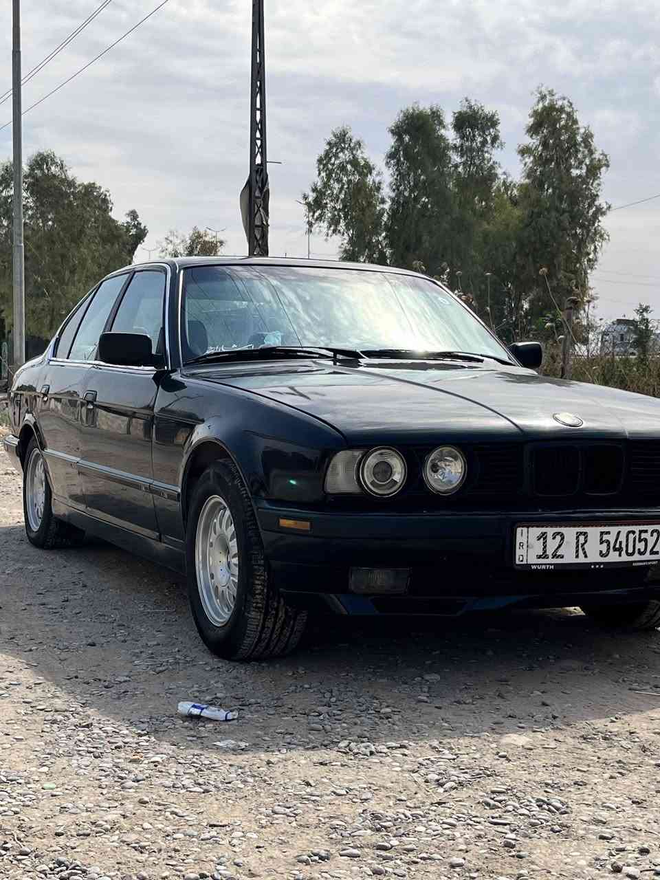 BMW 1991   520i
حجم 520i ✅
محرك كبس 6 سلندر ✅
تك فانوس ✅
محرك شرط ✅
گير شرط ✅
گير عادي ✅ 
كشنات جلد ✅ 
مصبوغة عام جمالية ✅
وضررها جاملغ الخلفي فقط✅
 
مكاني برطلة 📍
السعر 48 💵
***********
***********
