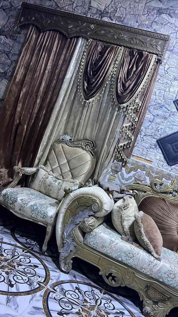 ٣ قنفات كبار • ٤ كراسي • مرجوحه
