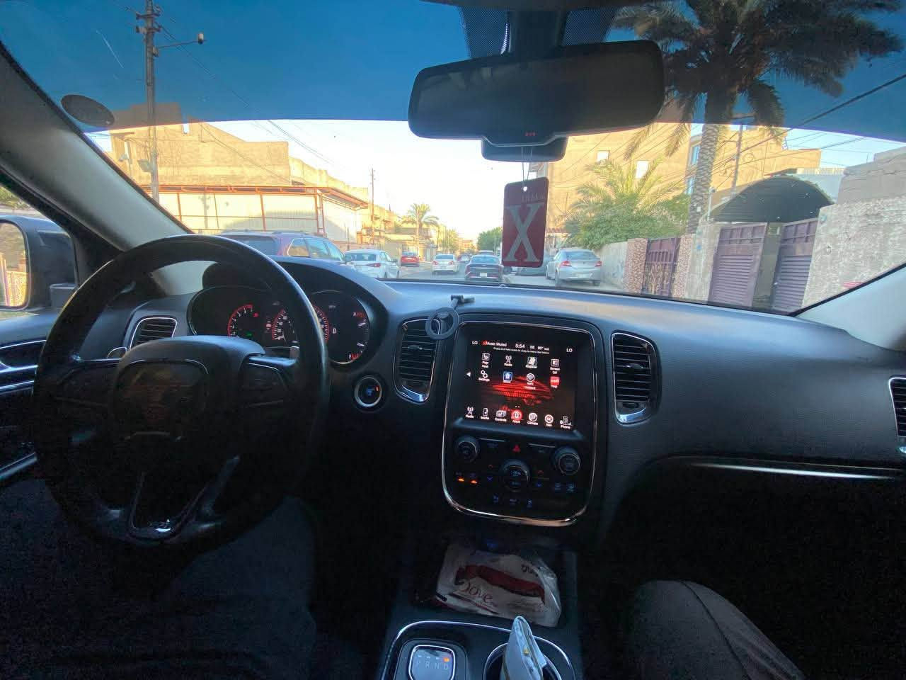 السلام عليكم للبيع دوج وردنكو ٢٠١٦ اصل وارد أمريكي حادثه جاملغ وباب بدون دواخل رقم أربيل باسمي شخصيا هزه وسنويه جديده ماشيه ١٠٠ الف مواصفات لمتدد فول عده الفتحه سته سلندر سبعه راكب ٣ قطع تبريد السياره جاهزه وكل نقص ما بيهه صدر امامي خلفي تخم تاير كير مكينه (عل بانزين العادي مو محسن بدون داونز)مكفولات من كل شي ما ناقصهه اي شي مكان السياره بغداد 
السعر (١٨٧) وبيه مجال 
للاستفسار 
***********
