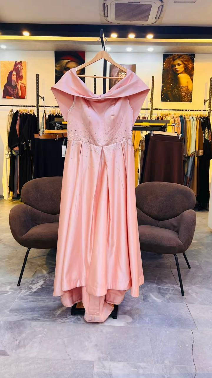 👗 فساتين مناسبات أنيقة 
✨ مستعمل بحالة حلوة
💸السعر يناسب للكل فقط 28 ألف
🚕 توصيل لكل المحافظات
📞 للحجز مراسله الواتساب : 
***********
