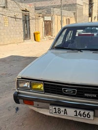 كرونه 1980 للبيع السيارة تبريد جديد طخم تاير جديد  مكينة نظيفة بلاد  ا...