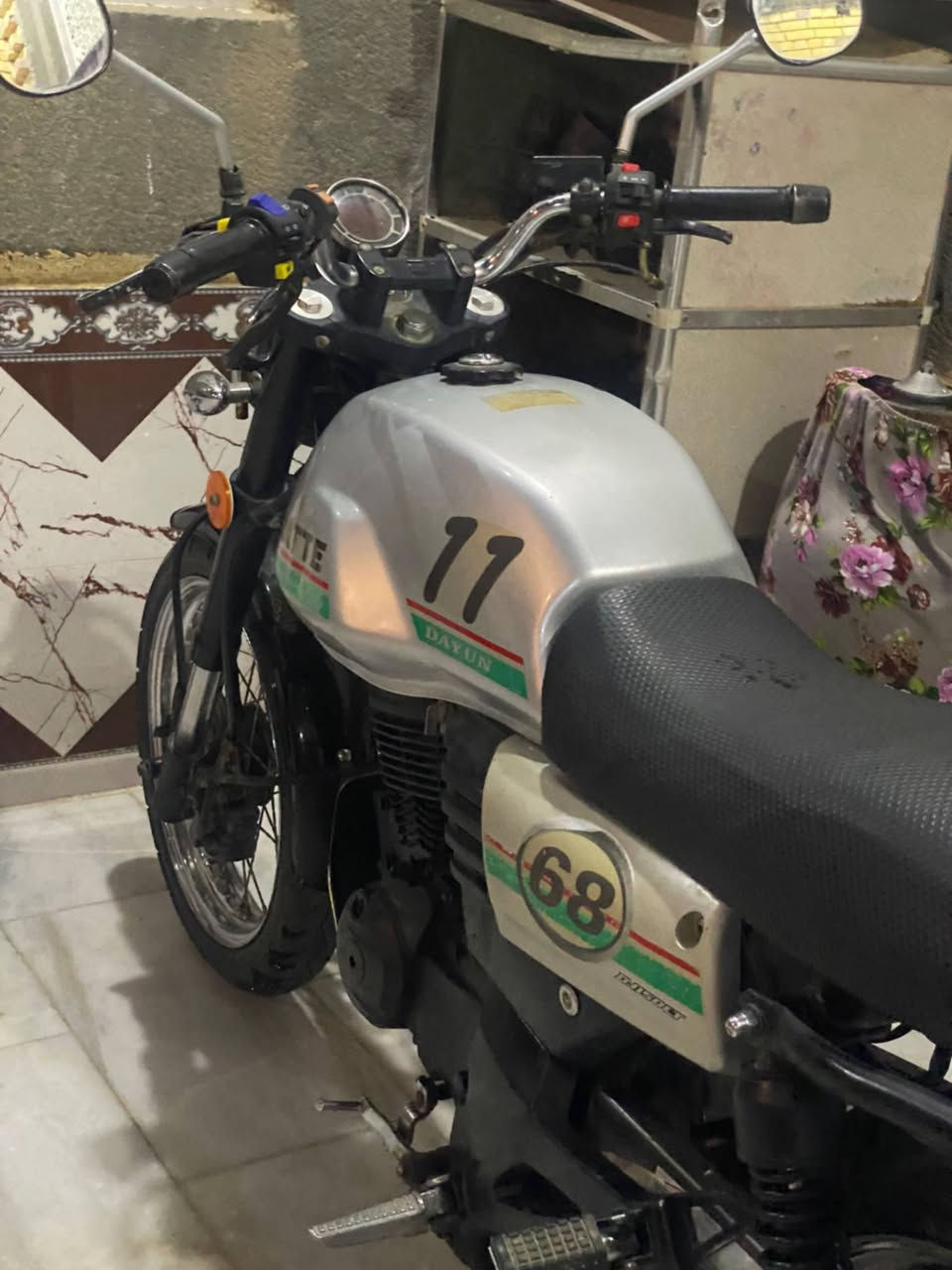 دايون لايتي موديل 20 طابعه ب22 اوراق اصولي كامله 
مراوس فقط بدراجه مرقمه ذي قار مكان ناصريه مركز 
*********** واتساب اتصال
