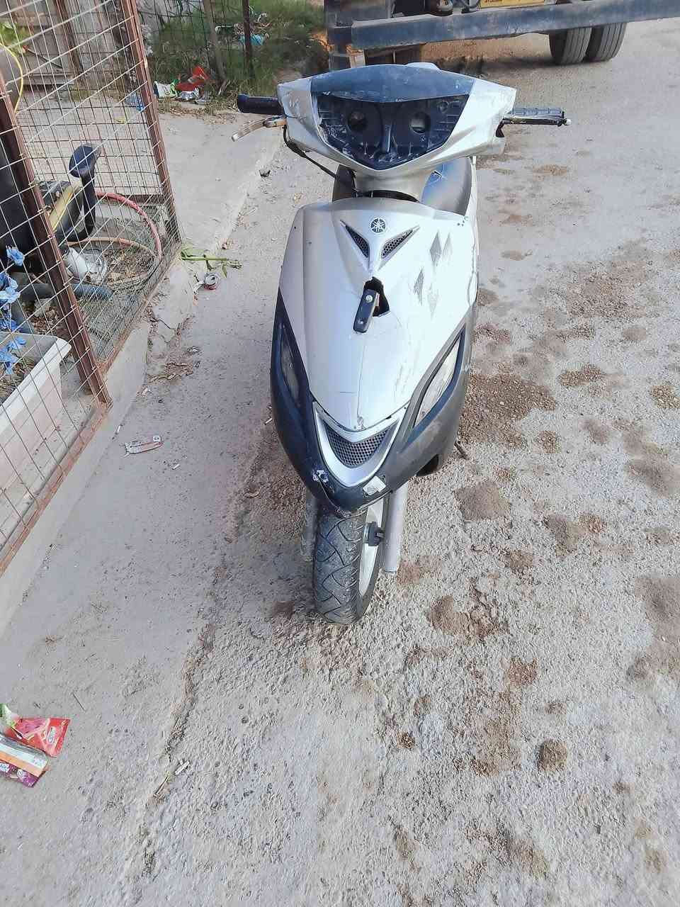 عندي ذني 3 دراجات
وحده ماكس 140 محرك جديد شرط شلعه معدل طياره صالنصه رياضي شرط شغاله نكره 
كفراتها شوفت عينك وكهربائيات متشتغل 
وثانيه فراشه 140 مكينه جديده شرط شغاله نكره 
كفراتها شوفت عينك وكهربائيات متشتغل 
ثالثه دراجه رباعيه حجم وصط 
محرك جديد نقصها سلف وباتري  فقط 
وكفرات شوفت عينك وكهربائيات متشتغل 
سعرهن كلهن 250 ومستعجل ع البيع 
وذا تريد بس وحده ب 150 
مكاني محمودية حي العسكري 
‏‪***********‬‏  وبي واتساب او اتصال
