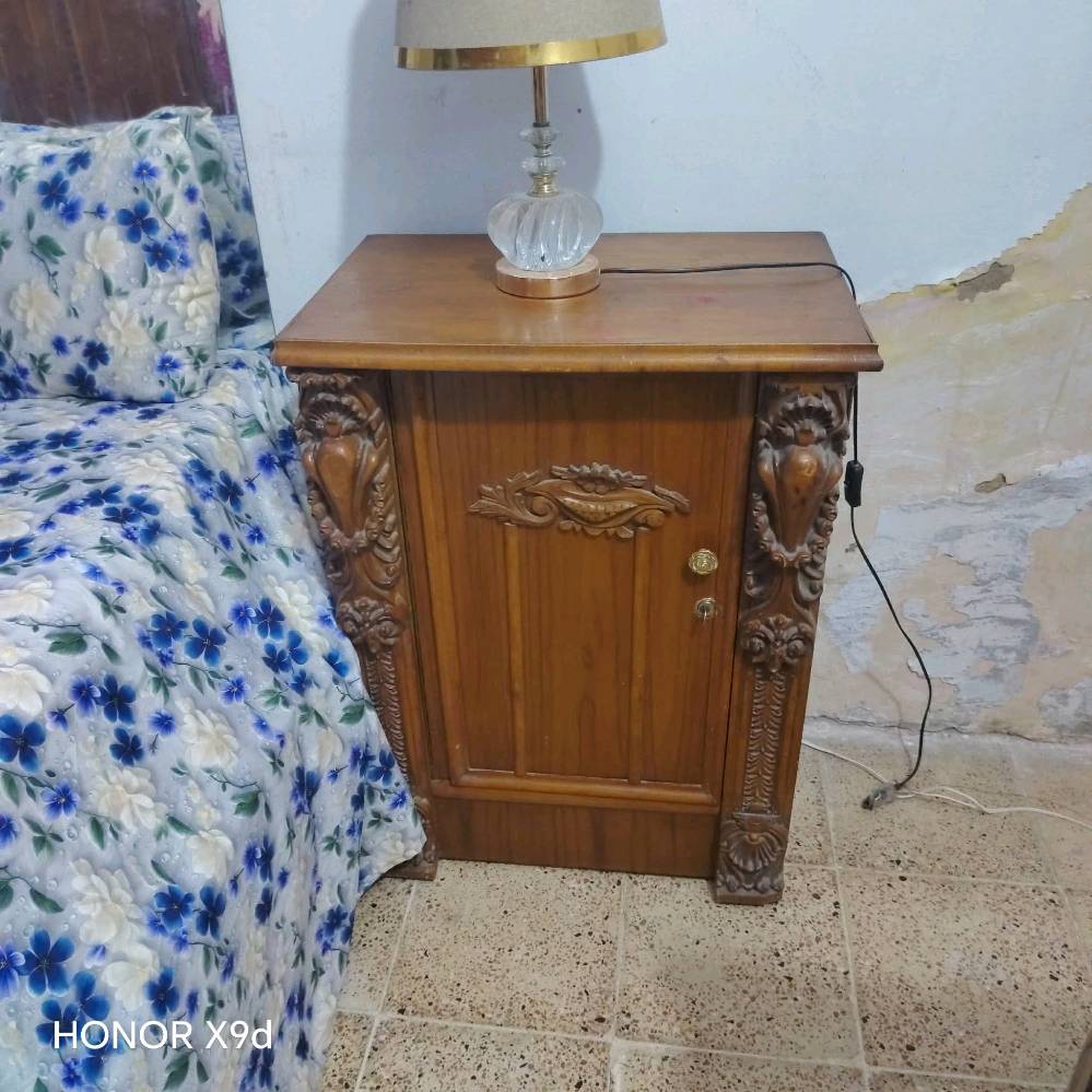 غرفه نوم للبيع السعر مليون و400 مكان بغداد الغزاليه