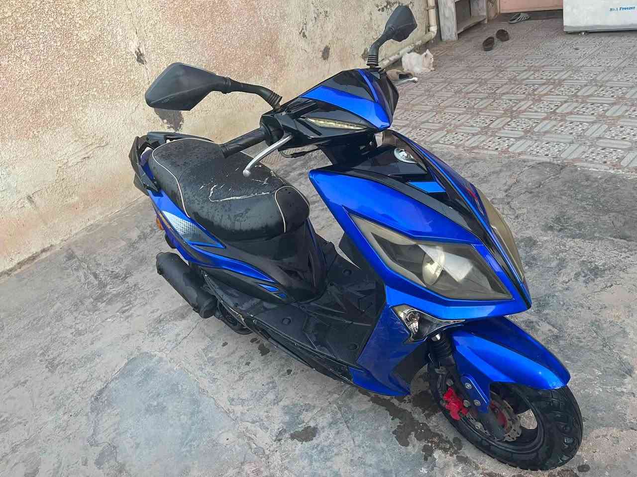 دراجه. (جيتي ار 120) للبيع  كلها شغاله كهربائيات مابيها نقص تشغيل عن بعد محرك. مجفته قبل ١٠ ايام ناقصها تنظيف للفلنجات فقط متصرف بانزين حيل حلوه … سعرها. 300 للتواصل ***********
