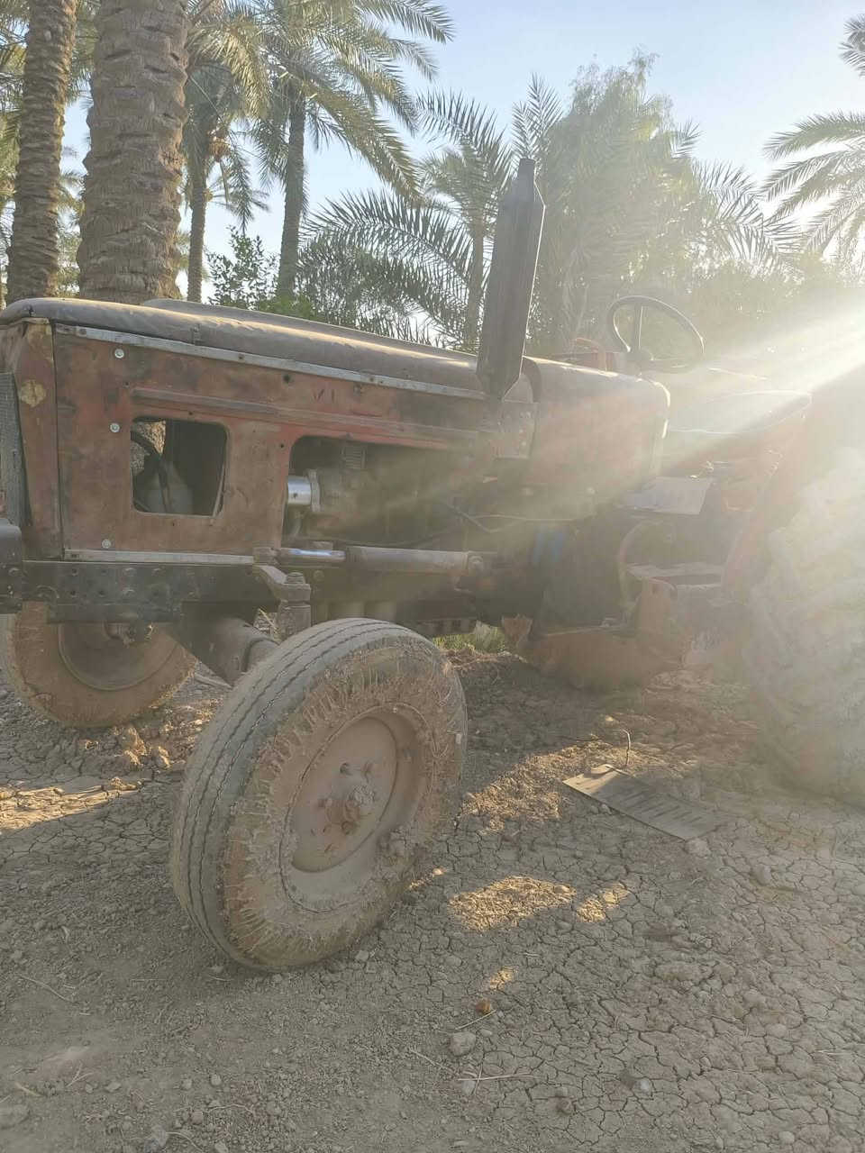 سلام عليكم للبيع عنتر 71مكفوله كير ومحرك واكسن مصارلي شهرين من جفتتهه موديل 86 مع معدات فدان وخرماشه مكينه نكره سلف وبار دهن دنفص والمكينه احله من الي بصوره السعر3 ونص وبيهه مجال لشراي المكان بغداد التاجي ***********
***********
