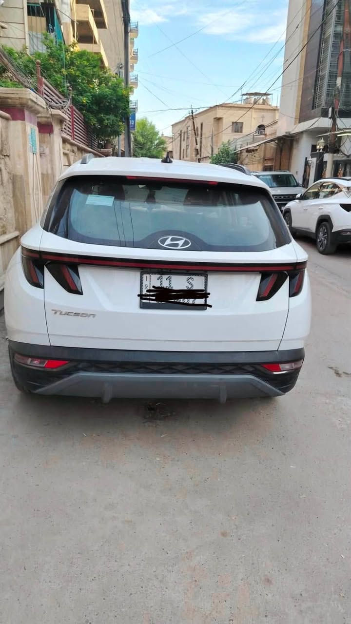سلام عليكم لبيع توسان موديل 2023 خليجي السياره جديده عدا ضربه بالبنيد بسيطه و ما مصلحها حتى تشوفها بعينك  ماشيه  50 الف السياره رقم بغداد بأسمي  تحويل مباشر 
السياره فوول مواصفات عدا فتحة سقف و كشنات مو جلد السياره جديده واكفه بالباب و نشغلها كل 10 ايام نص ساعه ما متحركه و لا طالعه شرط حتى ما مغسوله بعدها ب التراب 
مكاني بغداد الكراده و على شرط تشتري تسوي مكاتبه مروريه و تحول ب اسمك لان ما نتحمل مسؤوليه تبقى ب أسمنا 
 السعر 18 الف $ قفل 
الاستفسار ***********
