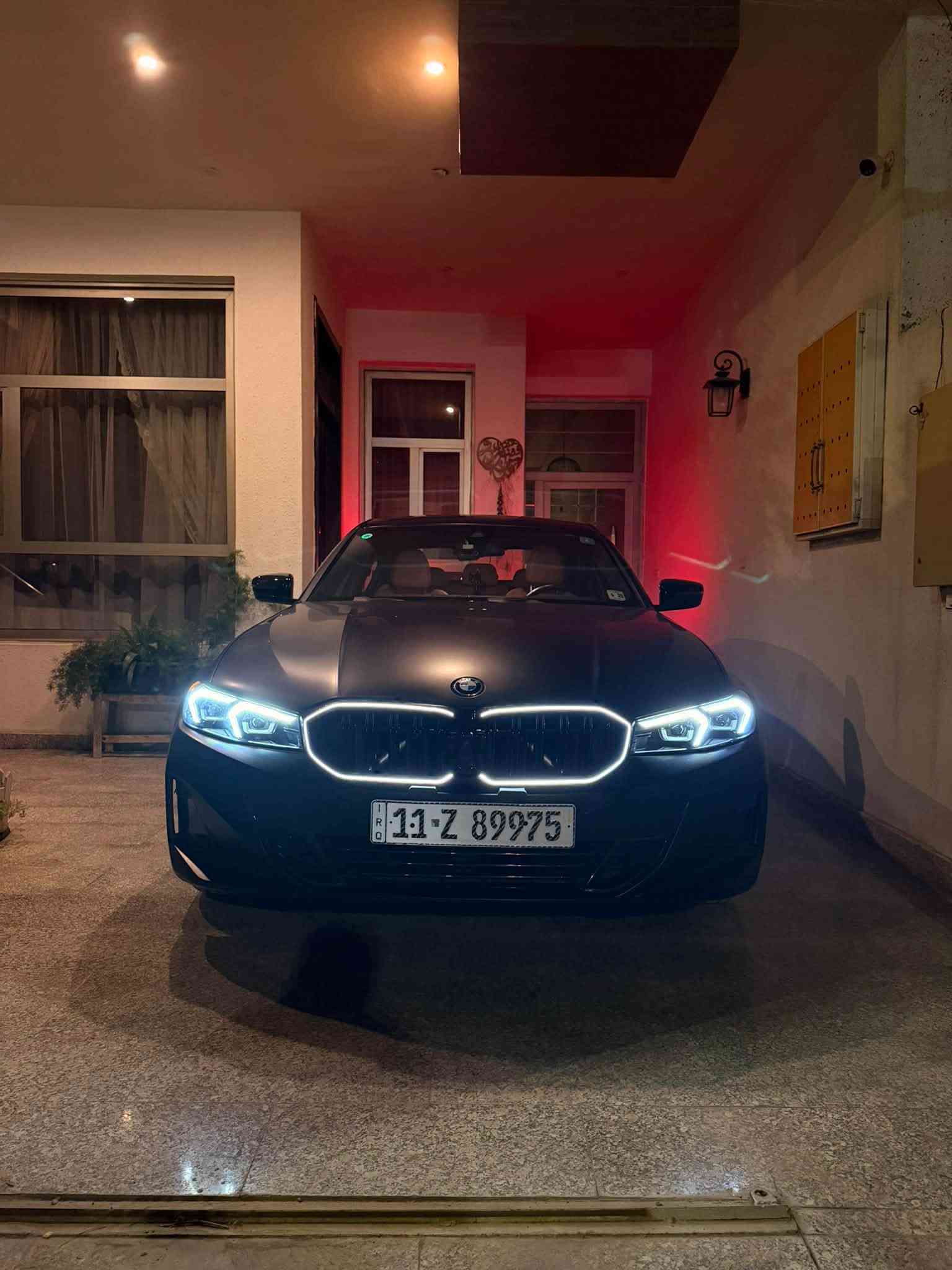 السلام عليكم
BMW 330e xDrive 2024 | للبيع

BMW 330e xDrive — موديل 2024

⚡️ Plug-in Hybrid | 2.0 Turbo | xDrive

سيارة بمواصفات مميزة جداً، ممشى 28,000 كم فقط، لون أسود مع PPF Matte، وحالة ممتازة.

🔥 أبرز المواصفات:

🚘 2.0L Turbo Plug-in Hybrid

⚡️ قوة تصل إلى 292 HP

🏁 xDrive AWD — دفع رباعي

⚙️ ناقل حركة أوتوماتيك 8 سرعات

🔋 قيادة Hybrid / Electric

✨ التجهيزات:

• Head-Up Display (HUD)

• Auto High Beam

• تدفئة المقود ♨️

• مقاعد جلد

• Auto Parking / اصطفاف تلقائي

• Lane Keeping Assist

• Lane Departure Warning

• Emergency Braking

• حساسات ركن

• كاميرا 360 درجة

• شاشة BMW iDrive

• عدادات رقمية

• Apple CarPlay

• Android Auto

• تحكم متعدد الوظائف بالمقود

• أنظمة BMW المتقدمة لمساعدة السائق

• إضاءة LED

• أوضاع قيادة متعددة

• تشغيل بدون مفتاح

رقم الشاصي

3MW39FS05R8E67076

الضرر قطعة واحدة فقط البنيد مثل ما موضح بالصورة

السعر 32,500$

***********
